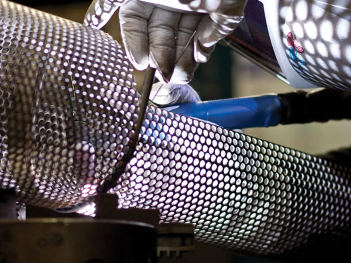 Lavorazione di un componente metallico per il progetto BluZac