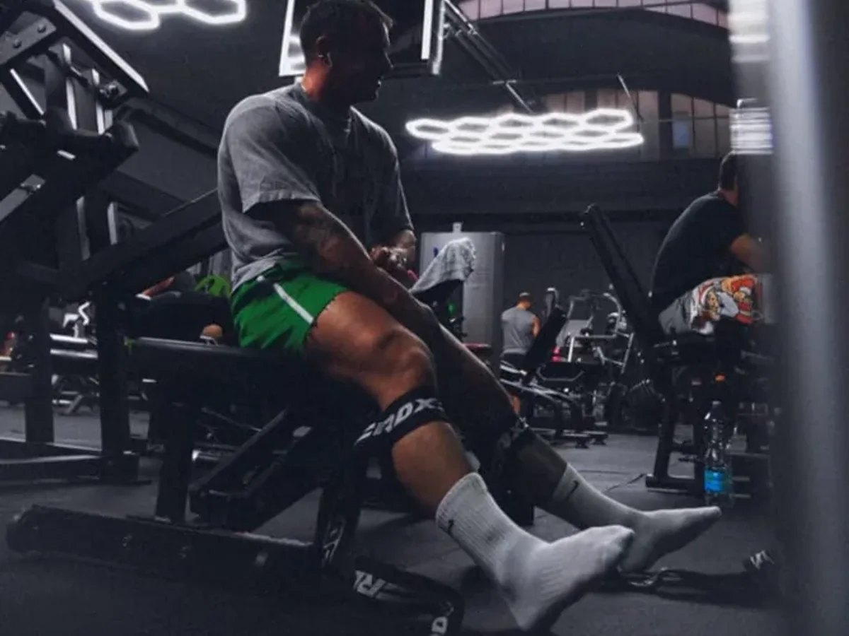 Allenamento nella palestra Flex Gym