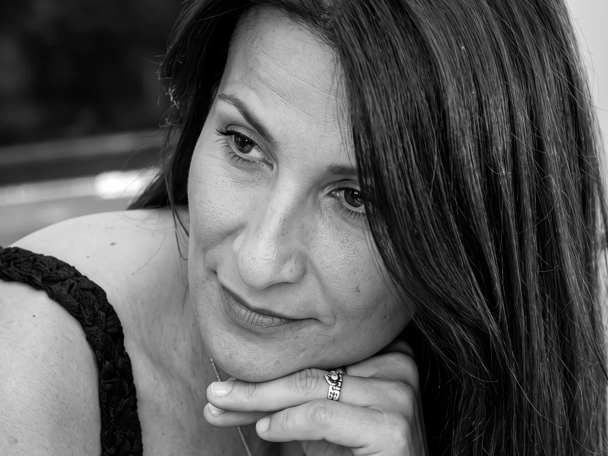 Ritratto in bianco e nero di Pamela Greco, utilizzato nella home page del sito